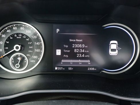 Used 2025 Genesis G70 2.5T w/ Sport Prestige Package image 28