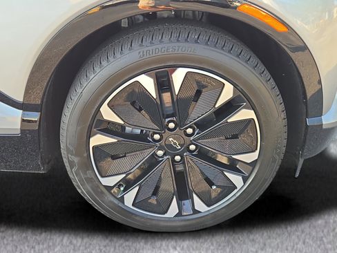 New 2025 Chevrolet Blazer EV RS image 6