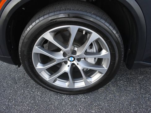 Used 2019 BMW X5 xDrive50i w/ Parking Assistance Package image 32