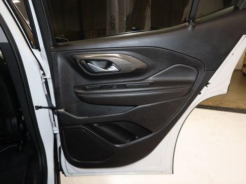 Certified 2024 GMC Terrain SLT image 19