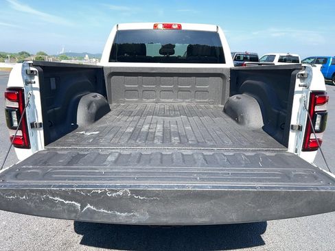 Used 2024 RAM 2500 Big Horn w/ Night Edition AWD/4WD image 28