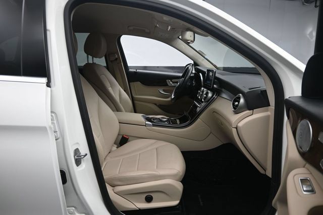 Used 2017 Mercedes-Benz GLC 300 4MATIC image 26