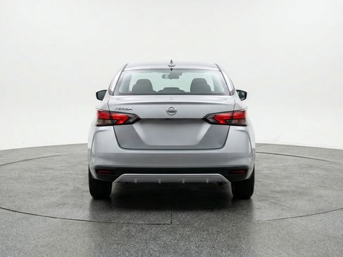 Used 2025 Nissan Versa SV image 7