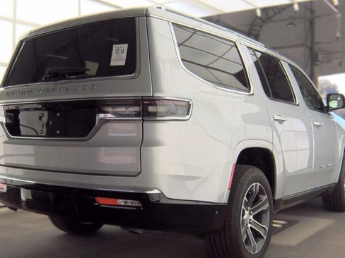 Used 2023 Jeep Grand Wagoneer 4WD w/ Convenience Group III image 5