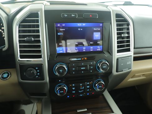 Used 2015 Ford F150 Lariat w/ Equipment Group 501A Mid AWD/4WD image 22