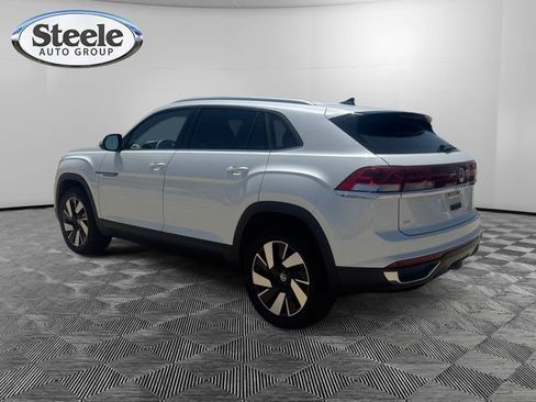 Used 2026 Volkswagen Atlas Cross Sport SE FWD image 3