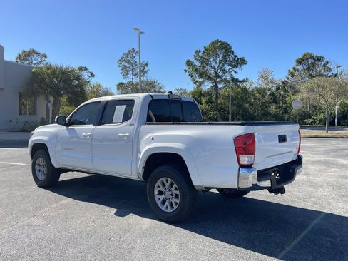 Used 2017 Toyota Tacoma SR5 image 7