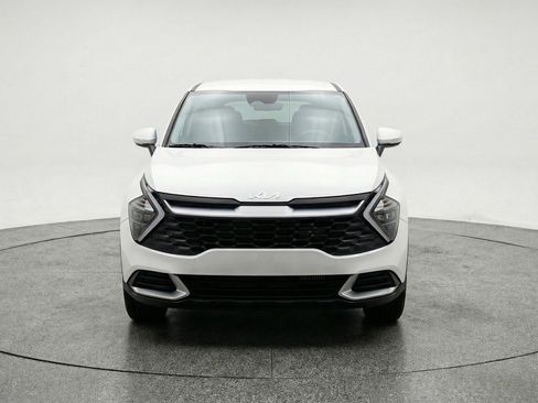 Used 2025 Kia Sportage LX FWD image 2