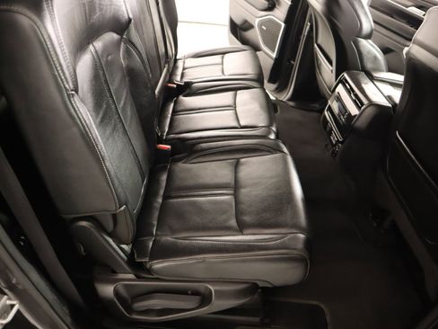 Used 2022 Jeep Wagoneer Series III AWD/4WD image 16