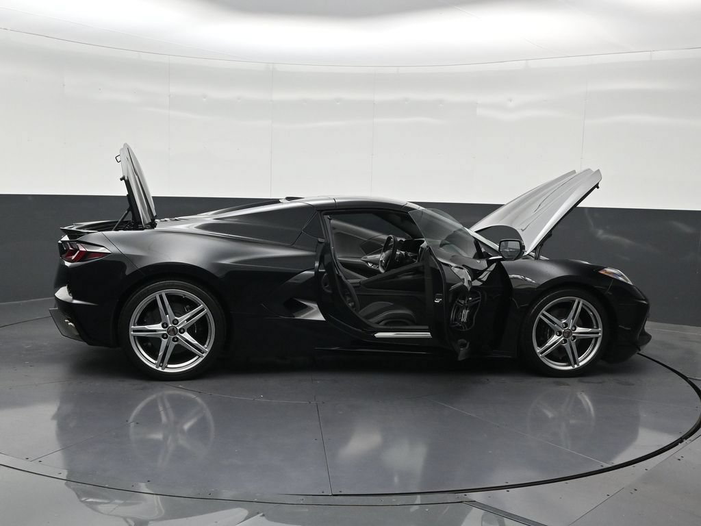Used 2026 Chevrolet Corvette Stingray Convertible w/ 1LT RWD image 32