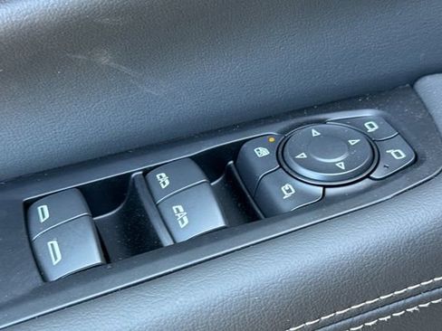 New 2026 GMC Yukon XL Elevation AWD/4WD image 12