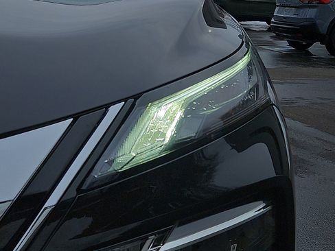 Certified 2023 Nissan Rogue SV image 9