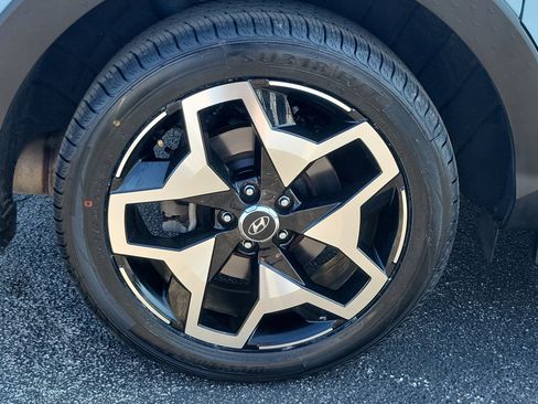 Used 2023 Hyundai Santa Cruz Limited w/ Winter Package image 7