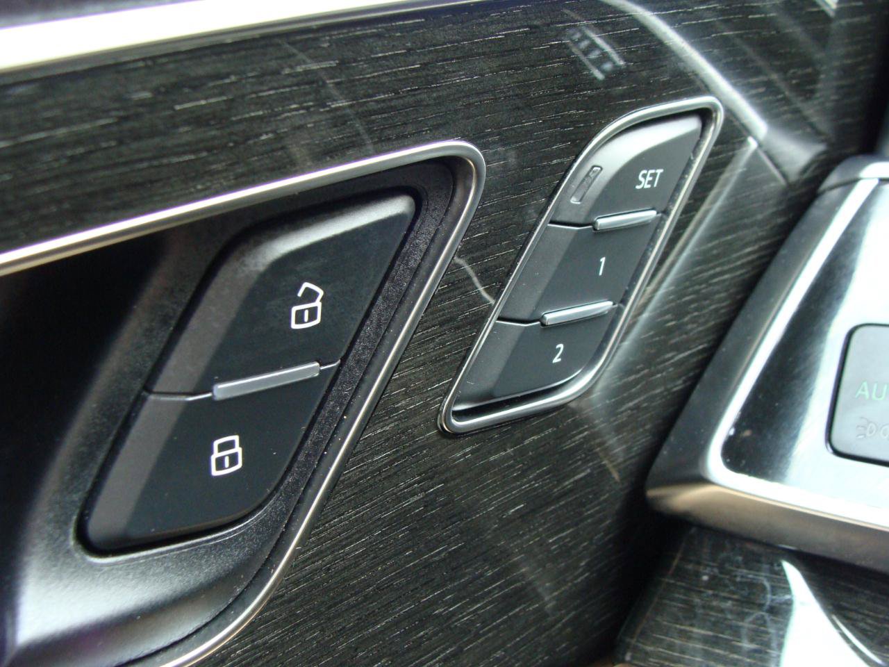 Used 2024 Audi Q7 3.0T Premium AWD/4WD image 33