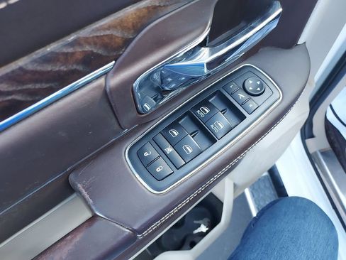 Used 2018 RAM 3500 Laramie Longhorn image 19