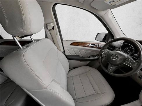 Used 2016 Mercedes-Benz GL 450 4MATIC image 16