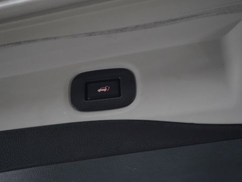 Used 2020 Nissan Rogue SL w/ Premium Package image 17