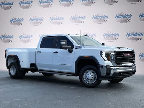Used 2024 GMC Sierra 3500 Pro w/ Convenience Package AWD/4WD image 2