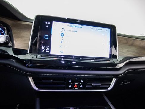 Used 2025 Volkswagen Atlas SE image 23