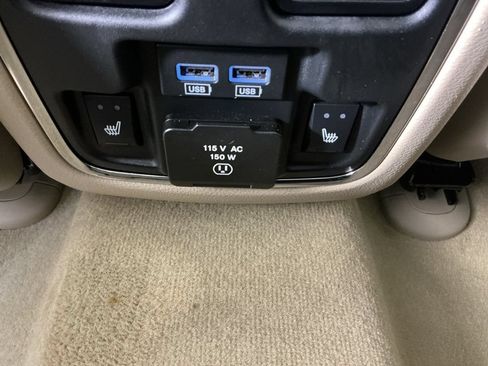 Used 2020 Jeep Grand Cherokee Overland w/ Interior Metal Package AWD/4WD image 15