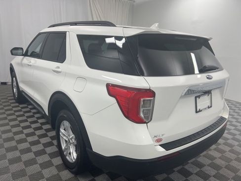 Used 2022 Ford Explorer XLT image 6