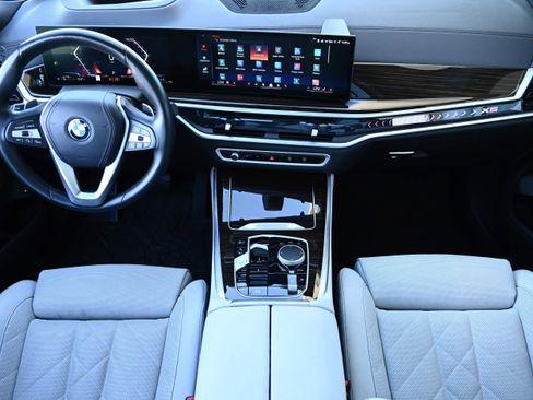 Certified 2024 BMW X5 xDrive50e w/ Premium Package image 10