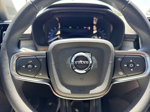 Certified 2025 Volvo XC40 B5 Core w/ Protection Package Premier AWD/4WD image 29