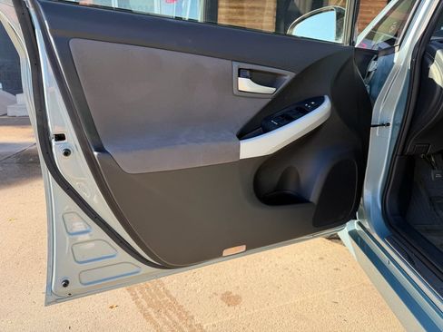 Used 2012 Toyota Prius Three w/ Appearance Pkg FWD image 18