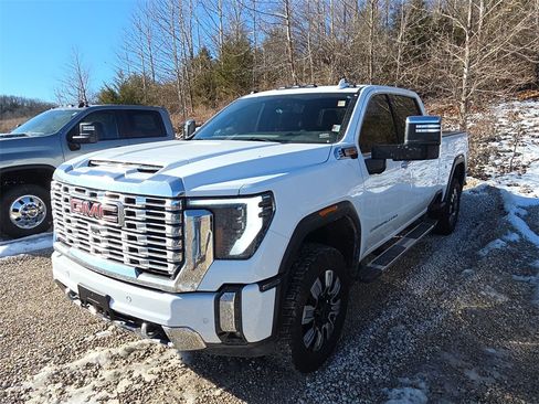 Used 2025 GMC Sierra 2500 Denali w/ Denali Reserve Package image 3