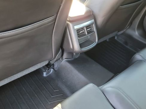 Used 2015 Chevrolet Impala LT w/ Convenience Package image 26