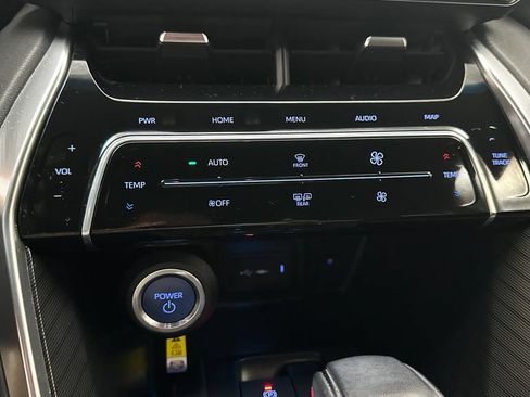 Certified 2021 Toyota Venza XLE w/ Softex Package AWD/4WD image 27