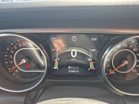 Used 2023 Jeep Gladiator Sport AWD/4WD image 15