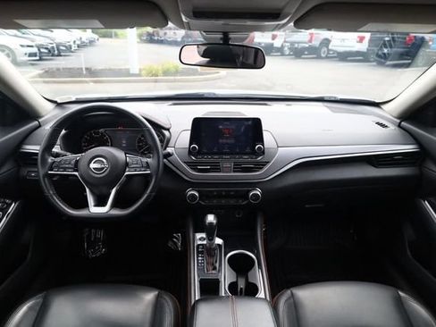 Used 2024 Nissan Altima 2.5 SR FWD image 7