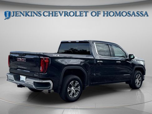 Used 2025 GMC Sierra 1500 SLT AWD/4WD image 3