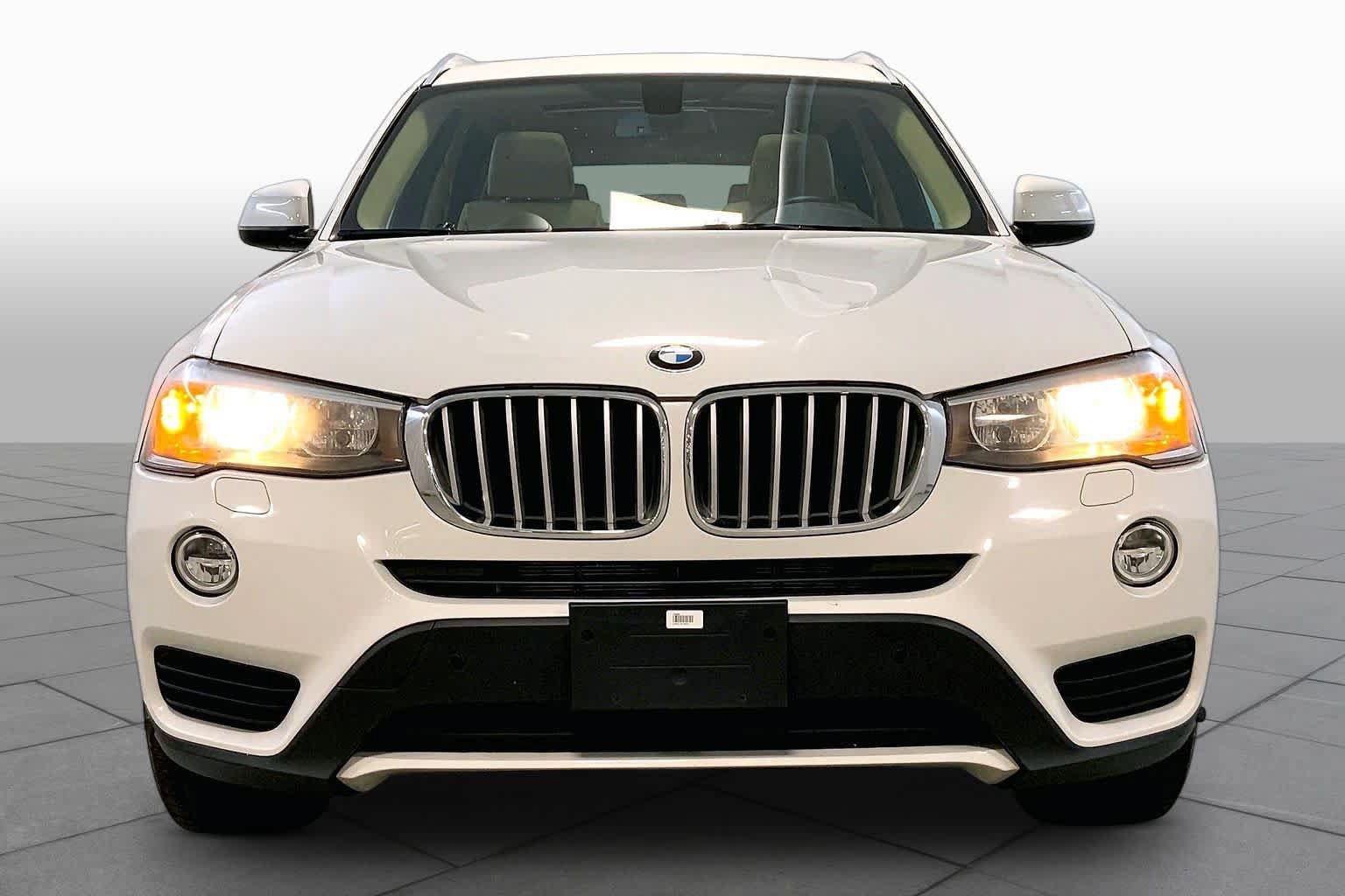 Used 2017 BMW X3 xDrive28i AWD/4WD image 3