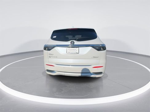 Used 2022 Buick Enclave Avenir image 7