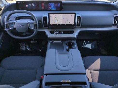 New 2026 Ford Expedition Active image 15