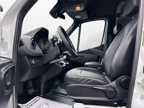 Used 2023 Mercedes-Benz Sprinter 144 Cargo image 9