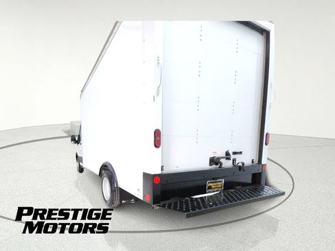 Used 2023 Ford Transit 350 DRW RWD image 6