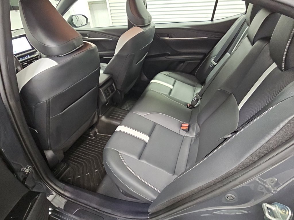 Used 2025 Toyota Camry SE FWD image 32