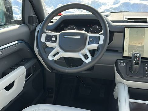 New 2026 Land Rover Defender 110 X-Dynamic SE image 22