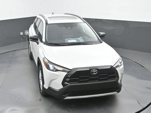 Used 2026 Toyota Corolla Cross LE w/ Moonroof Package FWD image 28