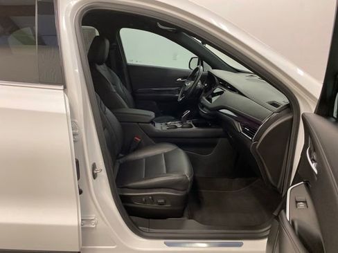 Used 2022 Cadillac XT4 Luxury w/ Cold Weather Package AWD/4WD image 22