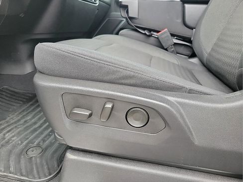 Used 2025 Chevrolet Silverado 2500 LT w/ Convenience Package image 12