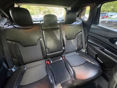 Used 2025 Jeep Compass Trailhawk AWD/4WD image 33