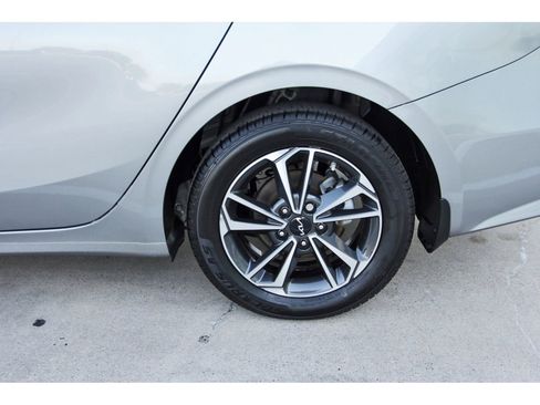 Used 2024 Kia Forte LXS FWD image 30