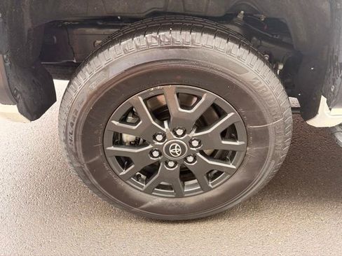 Used 2025 Toyota 4Runner SR5 AWD/4WD image 11