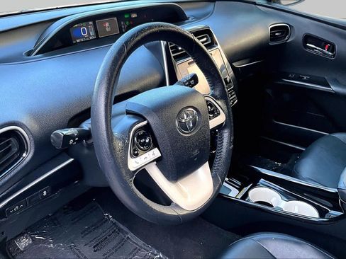 Used 2016 Toyota Prius Four FWD image 17