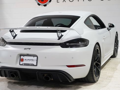 Used 2022 Porsche 718 Cayman GT4 RWD image 33