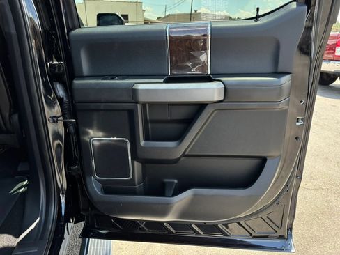 Used 2017 Ford F150 Platinum w/ Equipment Group 701A Luxury RWD image 28